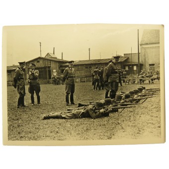Austrian Schutzpolizei during the shooting training in 1942. Espenlaub militaria